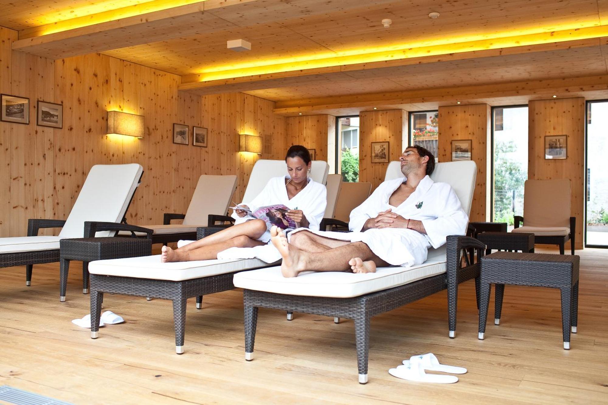 Hotel Gruener Baum เบรสซาโนเน ภายนอก รูปภาพ