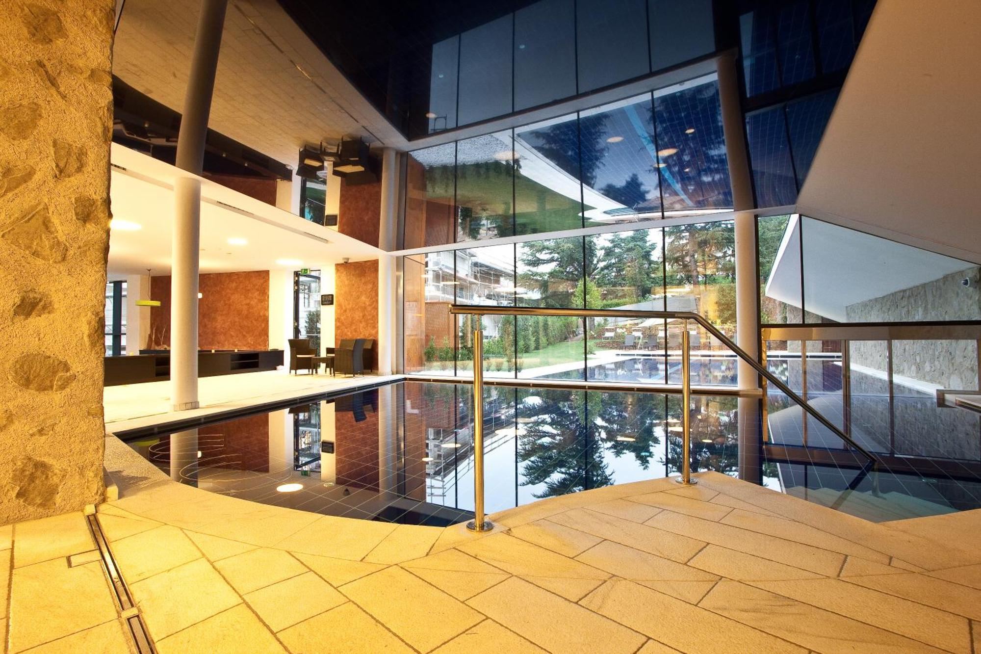 Hotel Gruener Baum เบรสซาโนเน ภายนอก รูปภาพ