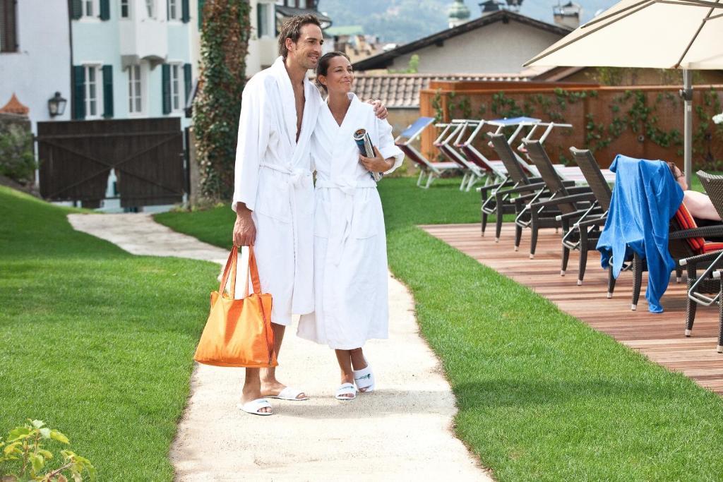 Hotel Gruener Baum เบรสซาโนเน ภายนอก รูปภาพ
