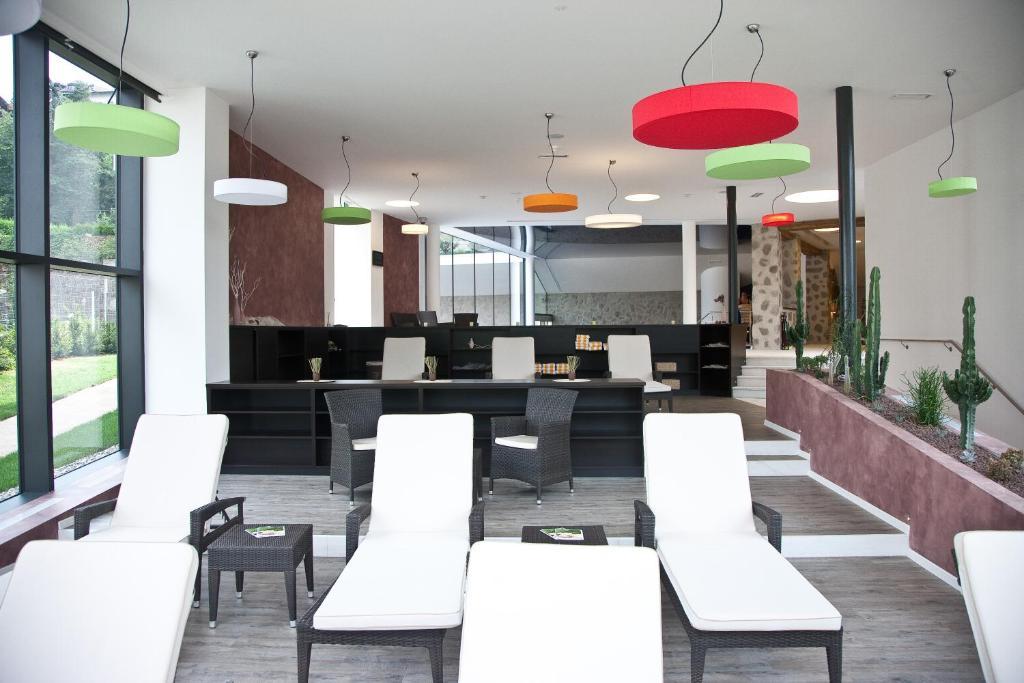 Hotel Gruener Baum เบรสซาโนเน ภายนอก รูปภาพ