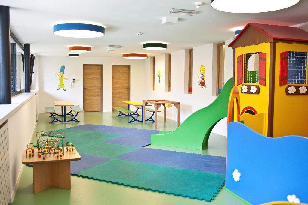 Hotel Gruener Baum เบรสซาโนเน ภายนอก รูปภาพ