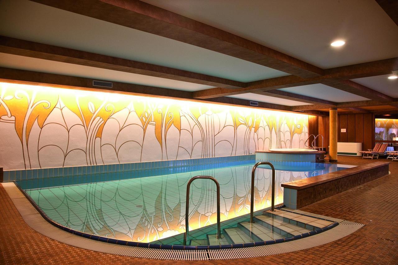 Hotel Gruener Baum เบรสซาโนเน ภายนอก รูปภาพ
